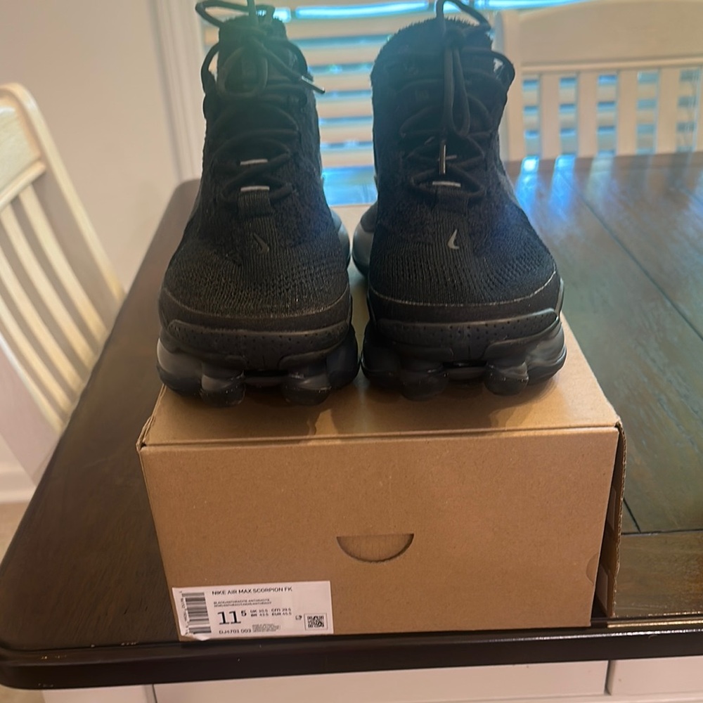 Nike VaporMax Black Sneakers excellent condition almost new